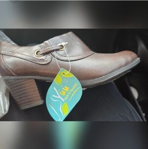 Women's Yuu Brown Faux Leather Nelman Cuffed Ankle Booties Block Heels Size 6.5m